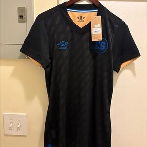Umbro women’s Black and Blue El Salvador Futbol Soccer Jersey size XL